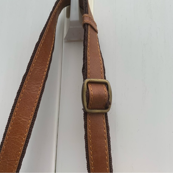 VAAN & CO. Nomad Athens Crossbody - Picture 10 of 16